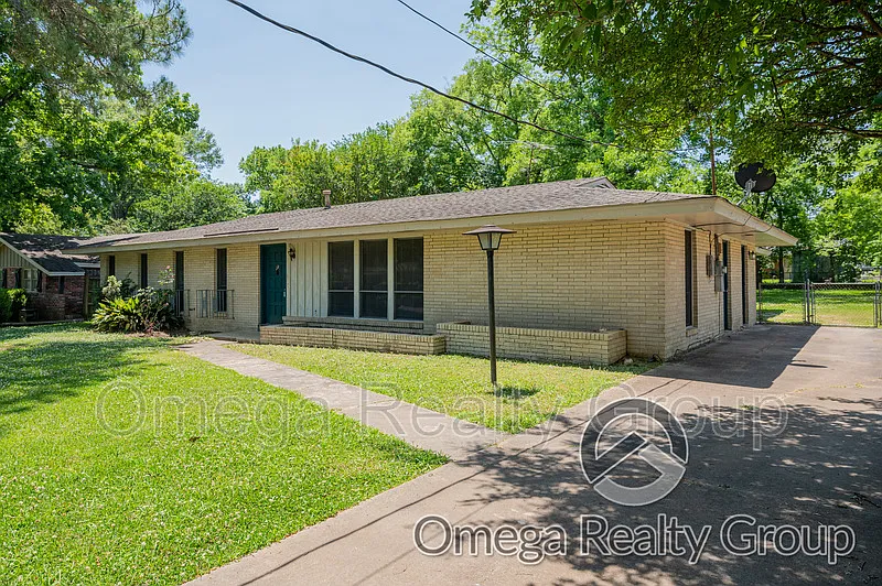 4 bed, 2.0 bath, 1953 sqft, $1,500 — Photo 2