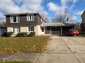 212 Garden Pkwy, Buffalo, NY