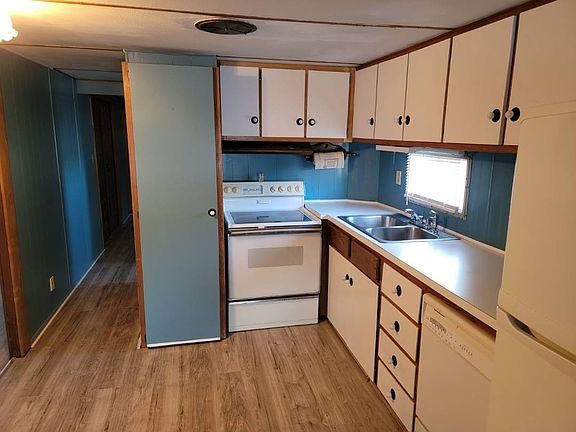 3rd image of 2560 62nd Ave N Lot 422