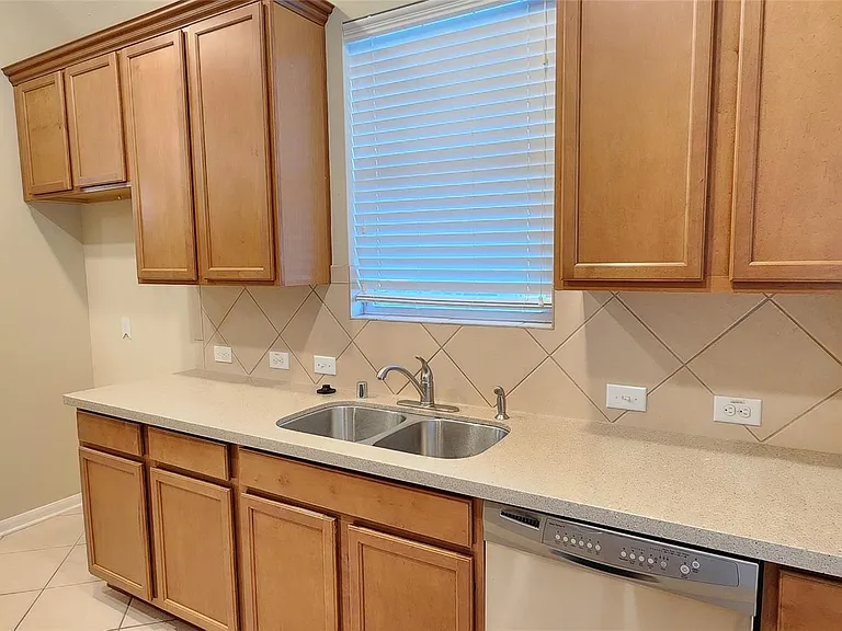 24502 Carlton Springs Ln — Photo 6