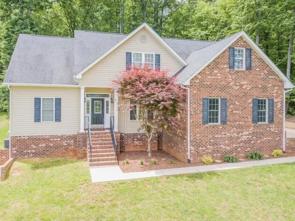 417 Barringer Dr, Rustburg, VA 24588