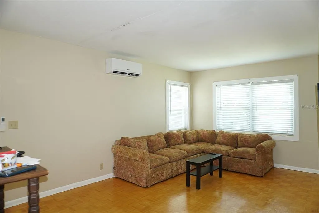 1 bed, 1.0 bath, 500 sqft, $1,300 — Photo 3