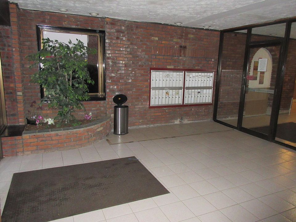 2nd image of 813 Maple Ave #813
