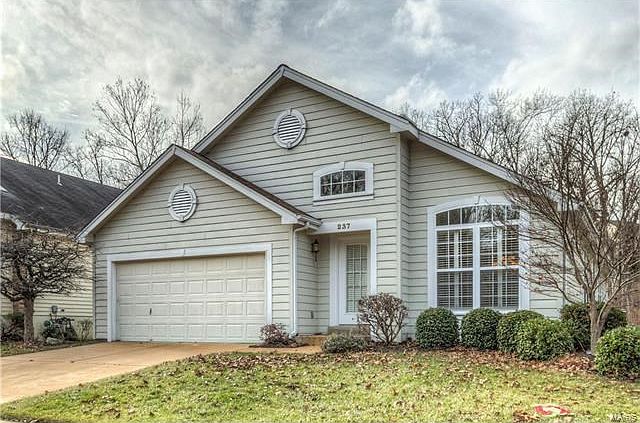 1st image of 237 Cove Landing Dr