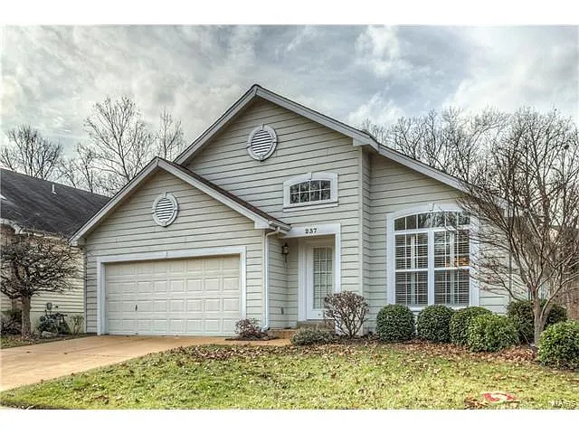 237 Cove Landing Dr photo 1