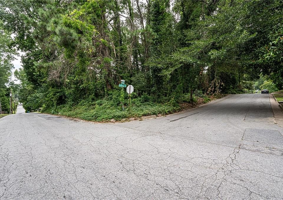 2nd image of 187 Holly Rd NW