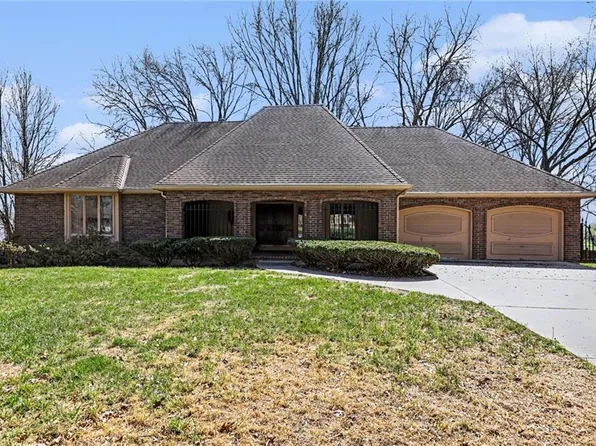 8017 W 102nd Ter, Overland Park, KS 66212