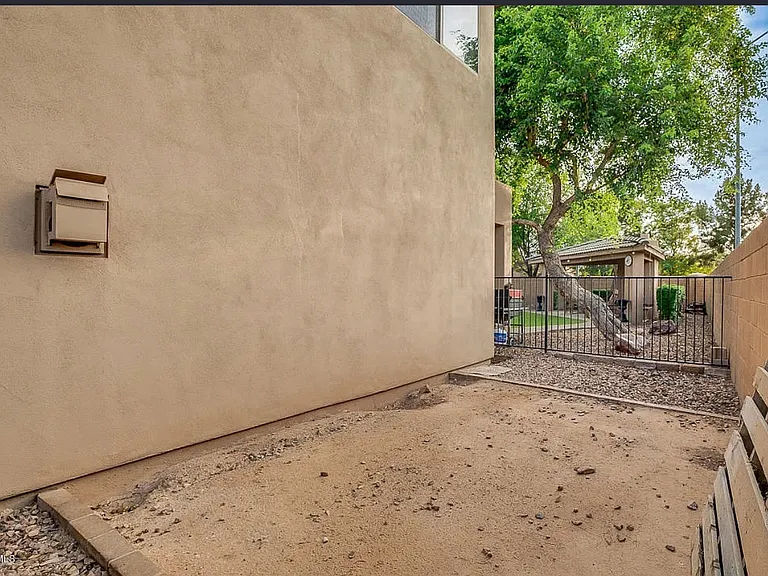 2446 S Sorrelle — Photo 8