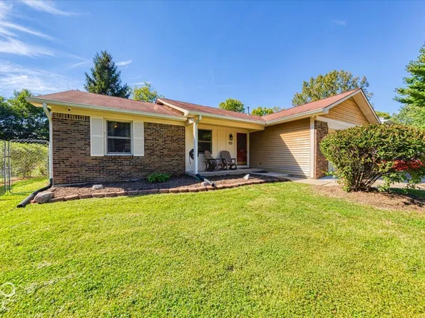 7950 Ridgegate West Dr, Indianapolis, IN 46268