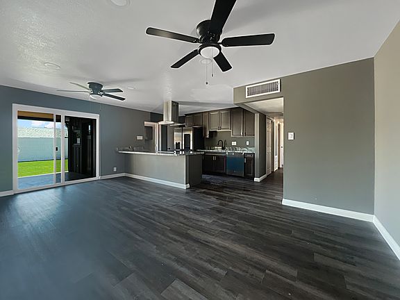 5th image of 8201 E Whitton Ave