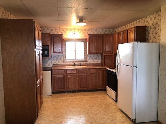 2nd image of 253 Randall Ave