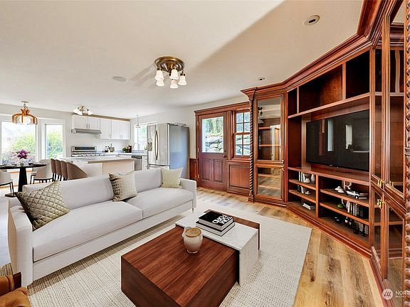 3rd image of 3612 Nassau Avenue NE