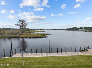 24 Batts Hill Rd, New Bern, NC 28562