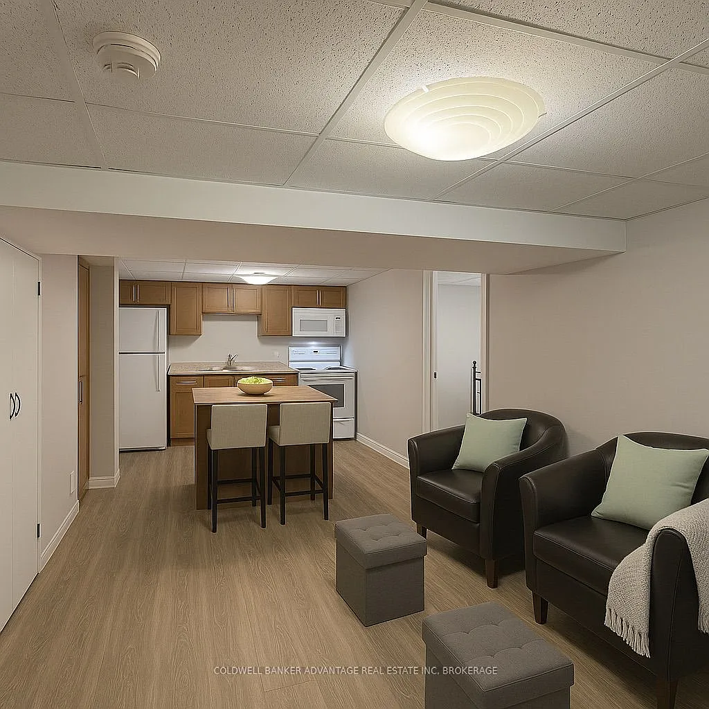 4 bed, $2,050 — Photo 2