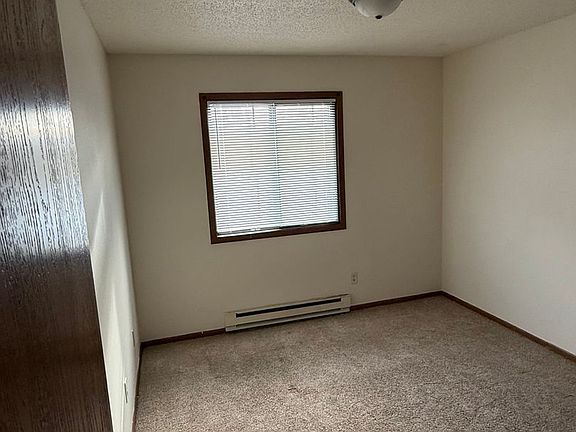 5th image of 2815 20th Ave S #2819