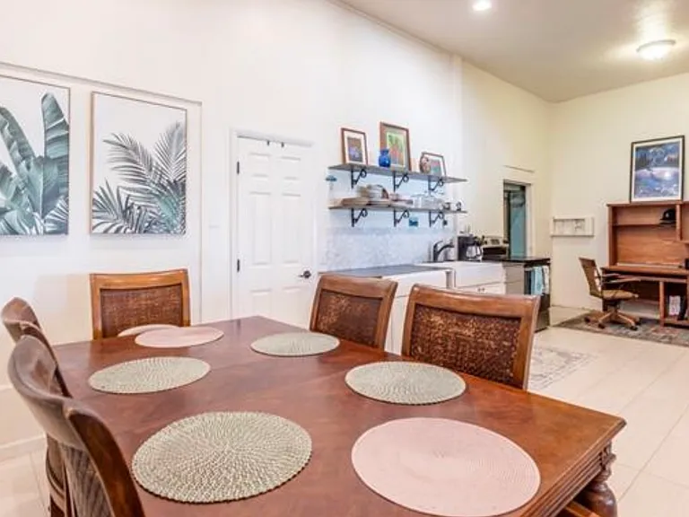 575 Linekona Pl #A — Photo 4