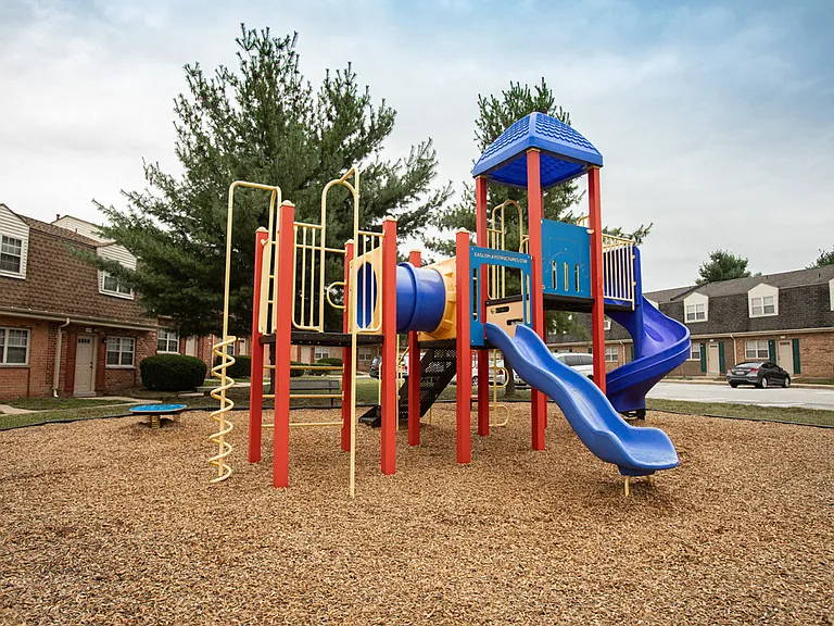 Somerset Woods Townhomes — Photo 16