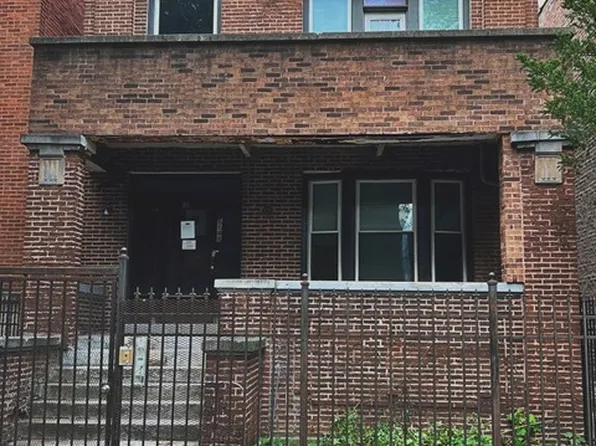 6148 S Eberhart Ave, Chicago, IL 60637