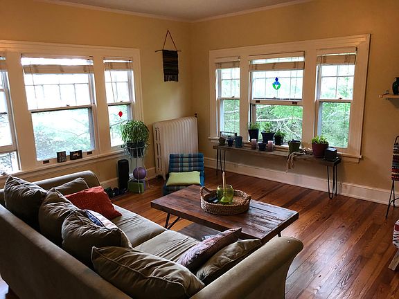 Large windows lots of sunlight