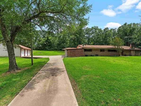 1320 Pine Hill Dr, Jefferson, TX 75657