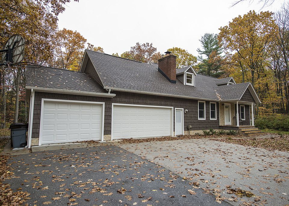 YOU BETTER BELIEVE IT ON BRADFIELD! This unbelievable 4 bedroom home with 3 full bathrooms boasts a 35x36 pole barn and a full basement with 2 additional bedrooms all situated in the limits of the City of Midland on a a secluded acre lot at the end of Bradfield Court. The three car garage complements the 1,600 square feet of living space with neutrally painted walls and several exterior updates in 2014 including: new roof, new vinyl siding, Anderson windows and several interior doors. The back deck features a built in bench with an outdoor kitchen including a built in grill and smoker! Plenty of room for everybody inside and out. Don't wait, call today for your own private showing!