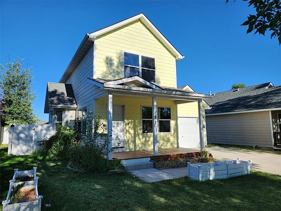 2nd image of 11 Meadow Brook Ln