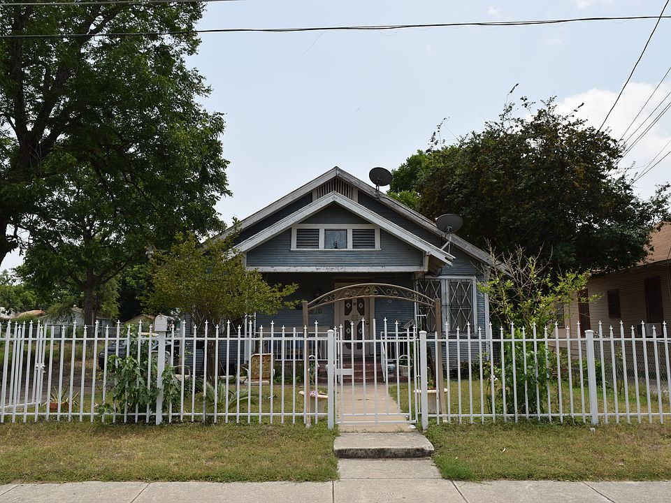 1st image of 210 Lone Star Blvd