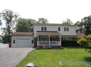 40 Brenda Ln, Audubon, PA 19403