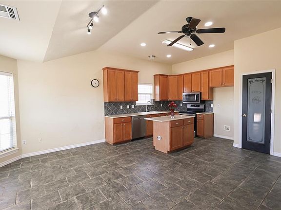 2nd image of 1300 Camelot Ct