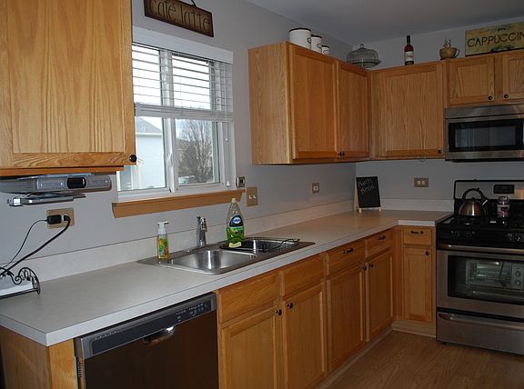 4th image of 16410 S Dorchester Pl