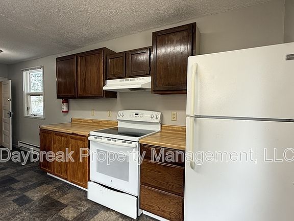 5th image of 1235 11 1/2 St N APT 2