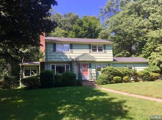 45 Leonard Dr, Wyckoff, NJ 07481