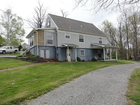3rd image of 476 Cloverfield Ln