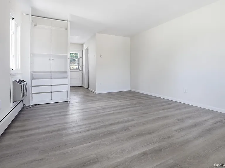 36 S Middletown Rd #4 — Photo 3