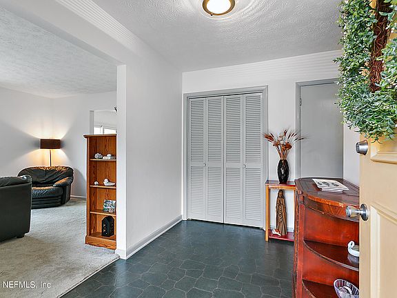 5th image of 3343 SHENANDOAH Drive E