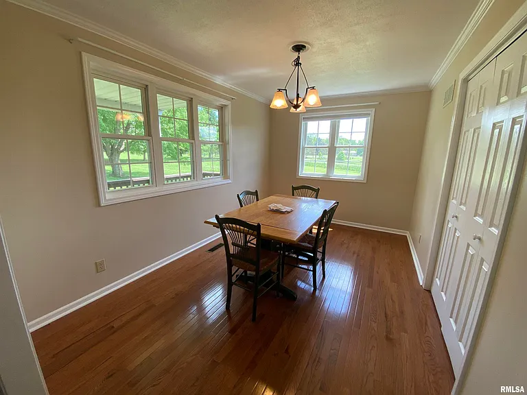 6525 N Kramm Rd — Photo 11