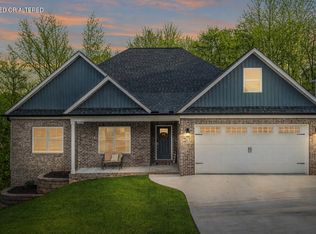 621 Sunset Valley Dr, Soddy Daisy, TN 37379