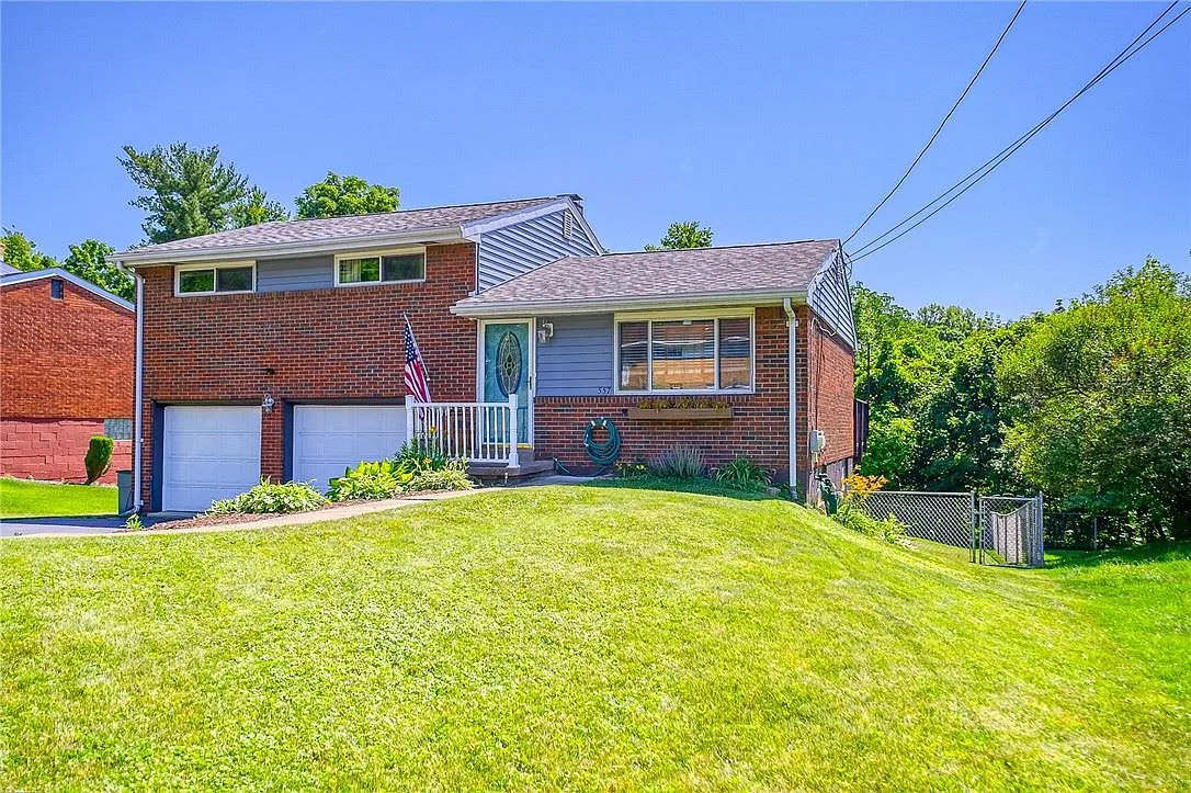 557 Sunnyfield Dr photo 1