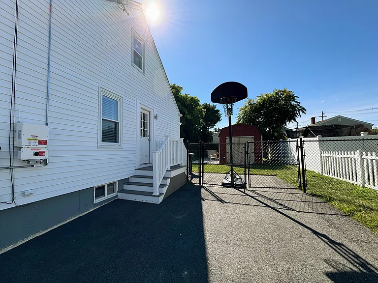 13 Saint John St — Photo 13