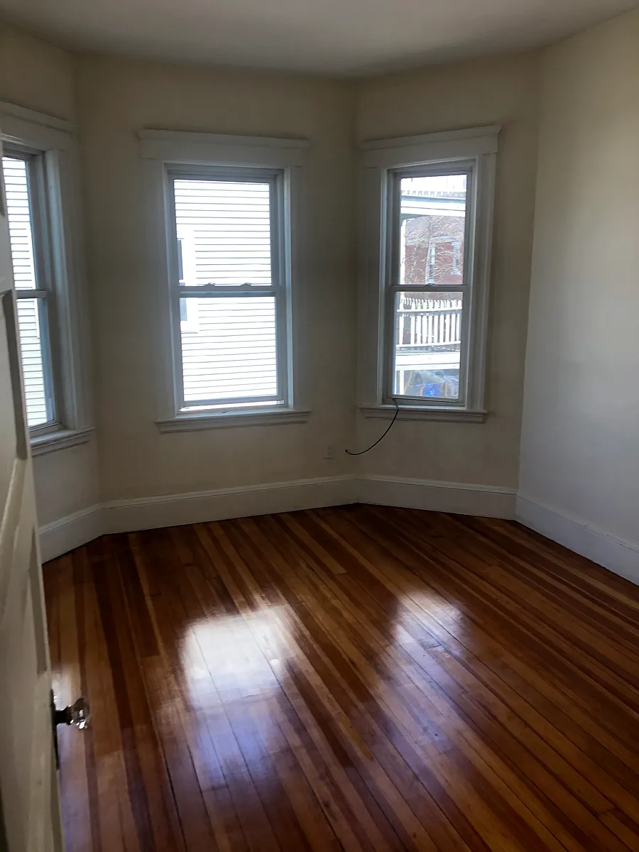 Building Photo - 87 Beech St #3