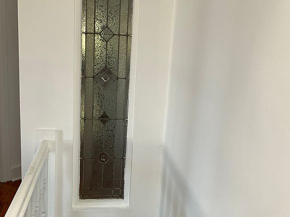 5th image of 624 Catherine St Floor 2