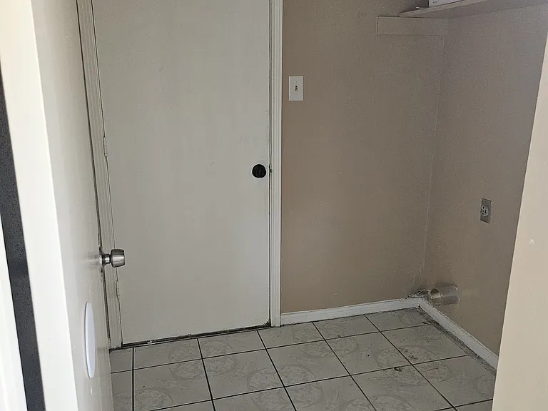 5514 Fairview Forest Dr — Photo 9