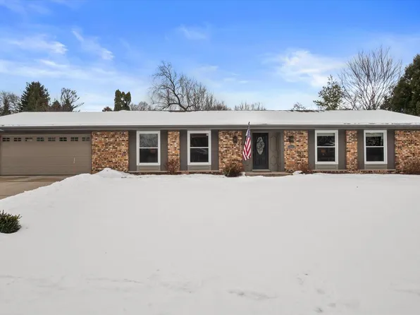 2509 Algoma TERRACE, Waukesha, WI 53188