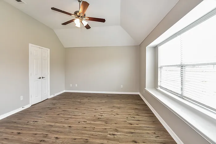 610 Fox Glen Dr — Photo 9