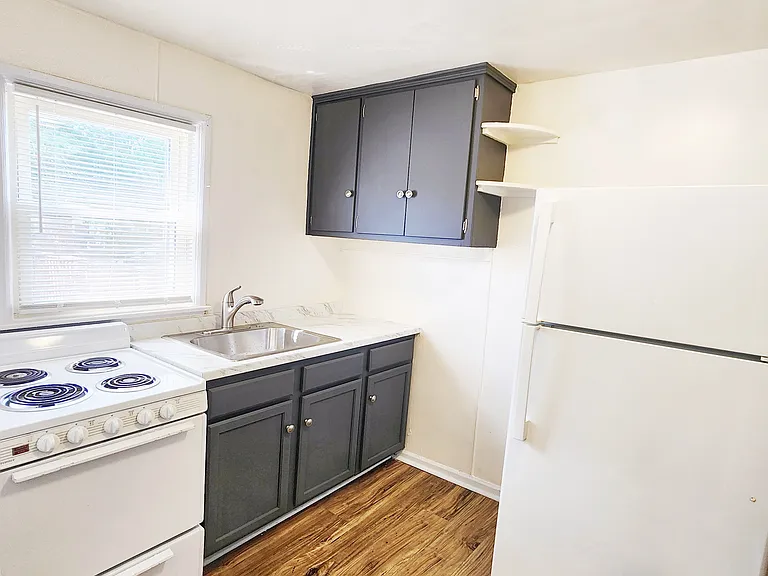 2601 N Heald St — Photo 18
