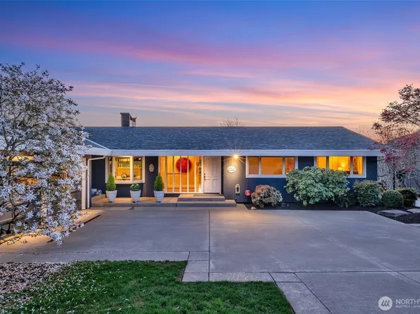 6749 82nd Avenue SE, Mercer Island, WA 98040