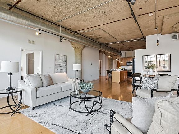 4th image of 315 2nd St APT 309