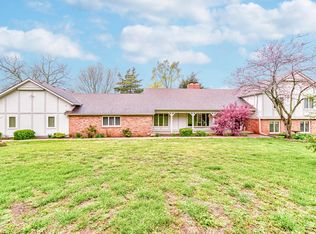 1555 S Royal Dr, Springfield, MO 65809