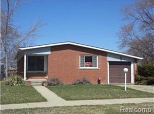 15829 Dugan St, Roseville, MI 48066
