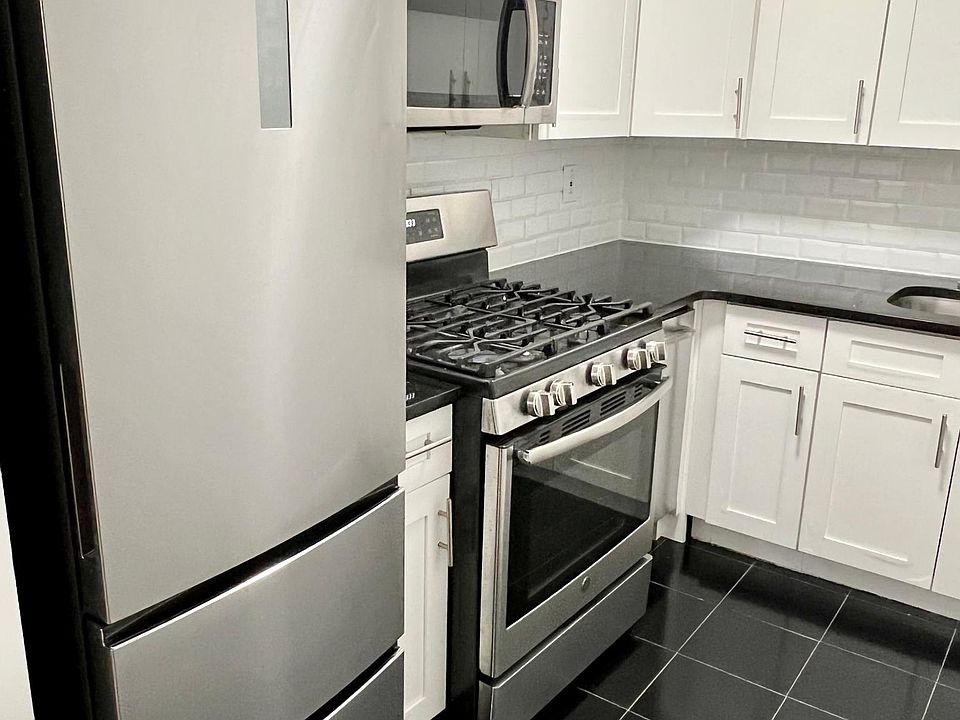1st image of 14420 38th Ave APT 3L